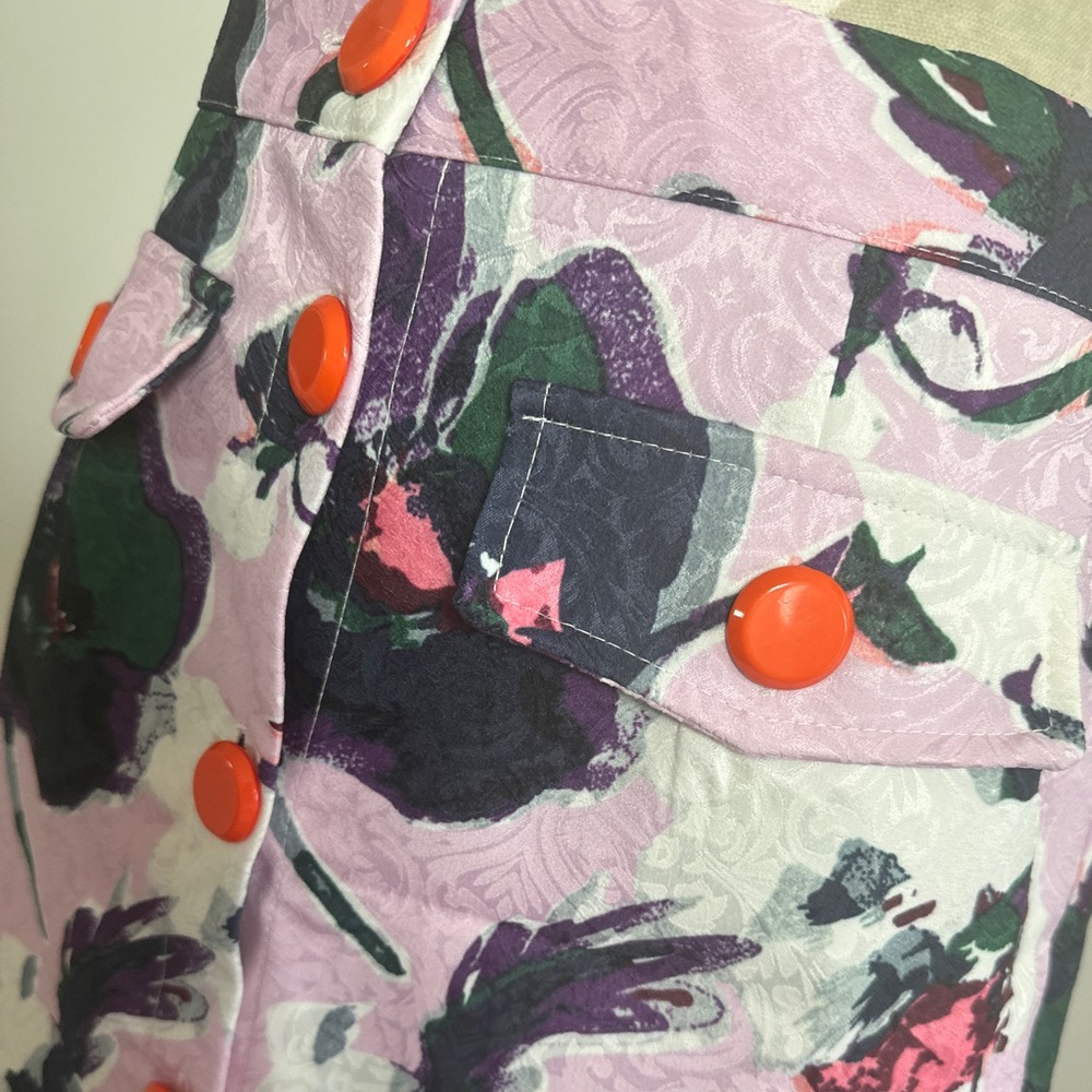 Amazing brand new quality mini skirt with gorgeous floral print - Picture 2 of 4
